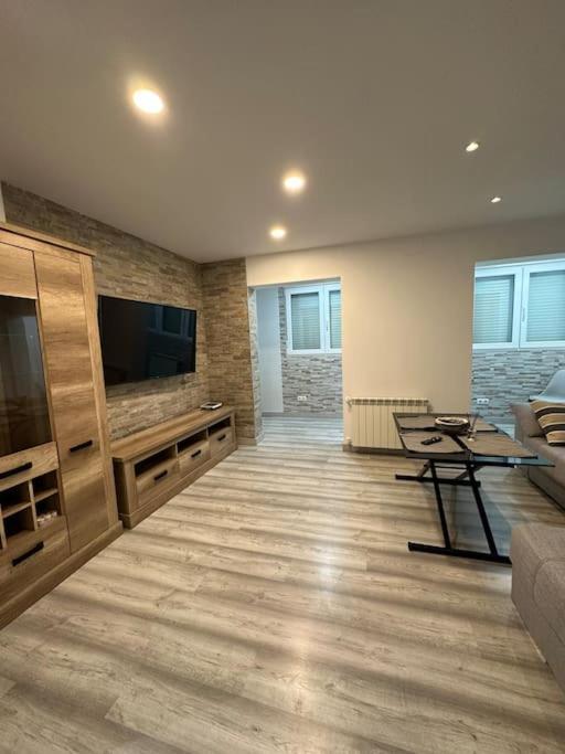 Cozy 1-Bedroom Apartment Madrid Dış mekan fotoğraf