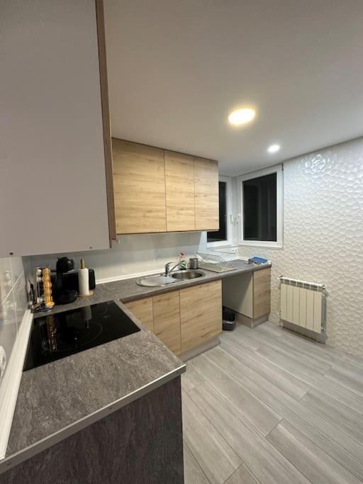 Cozy 1-Bedroom Apartment Madrid Dış mekan fotoğraf